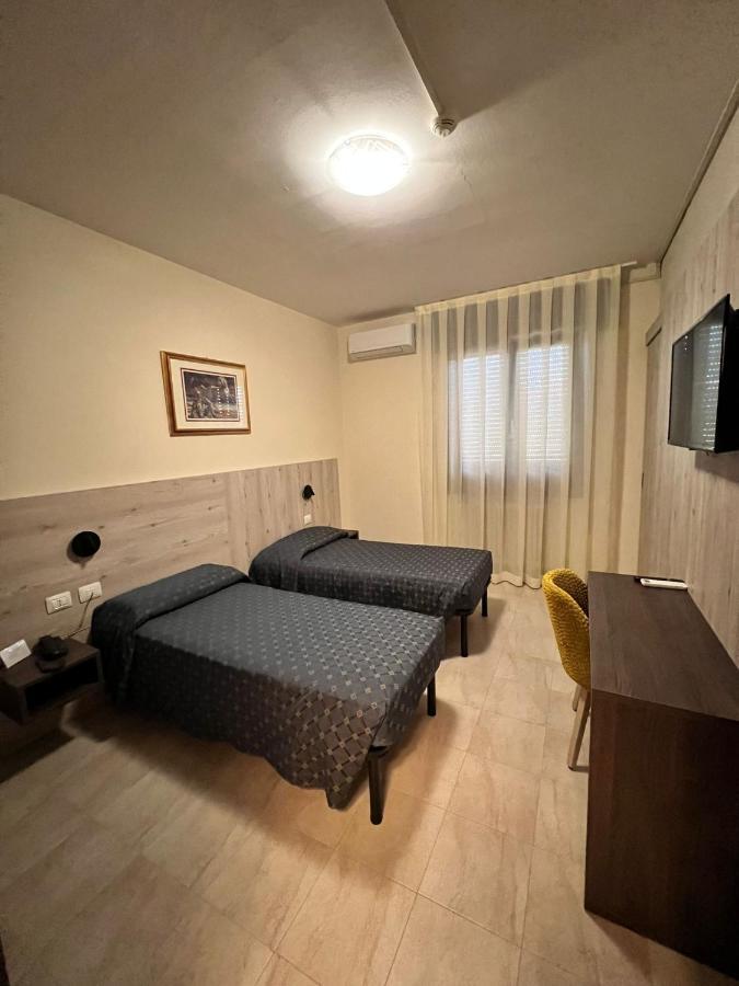 Camera Doppia con Letti Singoli